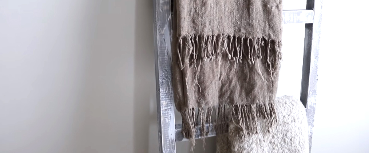 $100 Pottery Barn Blanket Ladder DIY (under $9!)