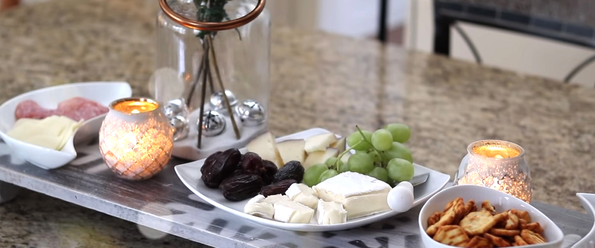 DIY Farmhouse Holiday Serving Board | DOLLAR TREE Hack
