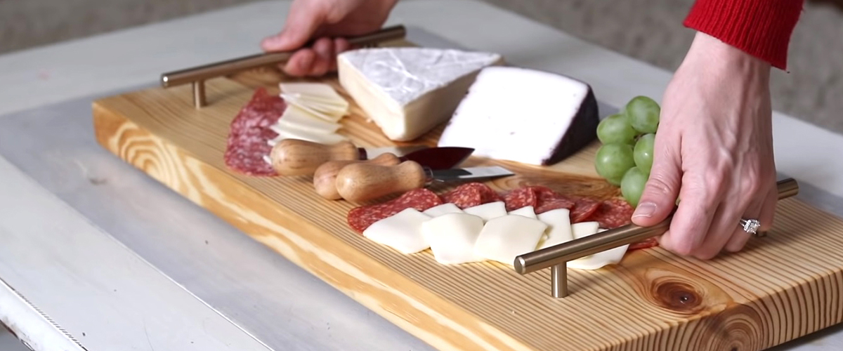 FANCY CHEAP GIFTS IDEAS ? DIY Serving Boards 3 Ways