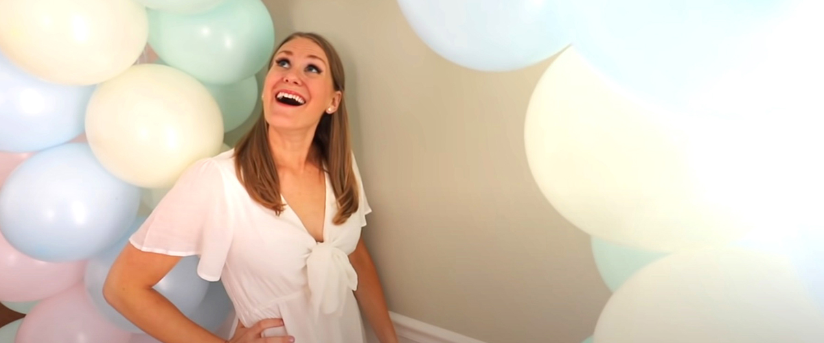Your next party NEEDS this Dollar Tree Balloon Arch (no stand required!)🎈